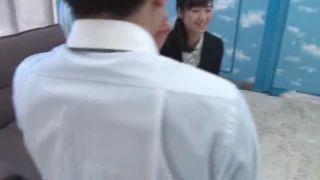 巨乳の素人OLが童貞クンを優しく筆おろし！お姉さんのアダルト動画