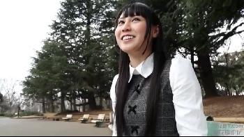 黒髪のお嬢様が初めてのナンパをされてウキウキしながら中出し姦！素人OLハメ撮りのアダルト動画