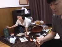 息子の同級生の男を誘惑して中出しパコする淫乱妻！巨乳人妻熟女のアダルト動画