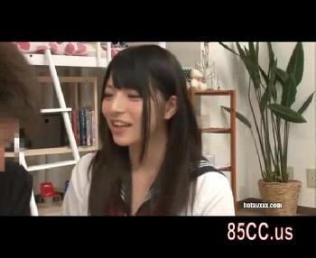 早漏が悩みな男に対して優しくトレーニングしてチンポを鍛えちゃう美少女JK！女子校生のアダルト動画