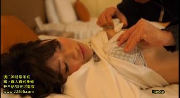 知り合った素人娘を睡眠薬で眠らせて強制レイプする鬼畜男！巨乳お姉さん顔射のアダルト動画