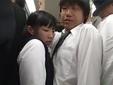 満員電車で揺れる度に体を密着してくるリーマンにハメられる美少女JK！素人女子校生手コキぶっかけレイプ痴漢のアダルト動画