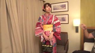 花火大会で浴衣美女をインタビューと騙して捕獲してホテルに連行後即パコ！素人美少女痴女顔射ハメ撮りナンパのアダルト動画