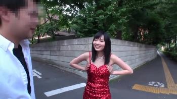 頑張った素人男性に優しさで中出しさせてあげるお姉さん！美少女のアダルト動画