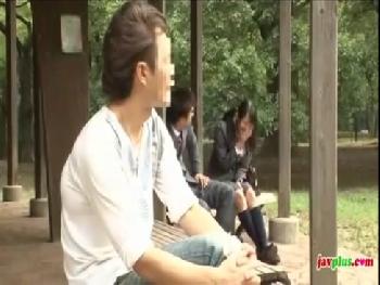 拉致ったツインテ黒髪美少女JKを青姦レイプ！！素人女子校生顔射フェライラマチオ露出のアダルト動画