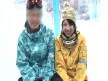 カップルで遊んでた彼女をMM号に連れ込み中出し！巨乳素人美少女パイパンハメ撮り露出マッサージのアダルト動画