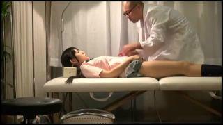 股間の痛みを訴えるJKが診療してもらった医師にハメられ痛みが無くなる！女子校生美少女盗撮のアダルト動画