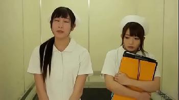 先生の性欲を解放してあげる黒髪ナースと3P！美少女看護婦中出しレイプ麻里梨夏のアダルト動画