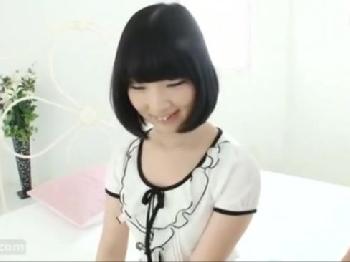 お金持ちの家に生まれた生粋のお嬢様がまさかのAV出演で処女喪失！素人美少女のアダルト動画