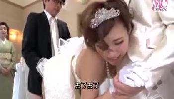 結婚式場がまさかの乱交パーティー化して中出ししまくる変態親族！巨乳人妻熟女のアダルト動画