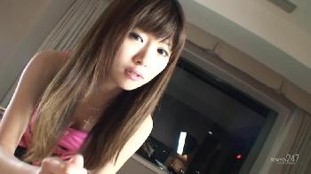 可愛い顔してエロい手コキで男優を射精させちゃう痴女！！美少女のアダルト動画