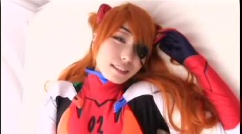 エヴァのアスカコスプレで着衣SEXする美少女がクッソエロ可愛い！！のアダルト動画