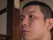 突然発情した息子にカラダを迫られ逃げ回るも結局近親パコされちゃう熟女母！レイプ中出し淫乱の無料AV動画