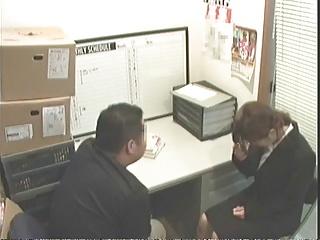 万引きしたOLを鬼畜店長がお仕置きハメ！巨乳素人お姉さんハメ撮りフェラ盗撮のアダルト動画