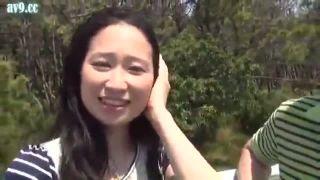 欲求不満で悩む素人妻をハメ！熟女顔射のアダルト動画