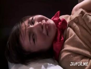 強姦魔にイラマチオ＆セックスさせられるショートカットJK！女子校生美少女レイプのアダルト動画