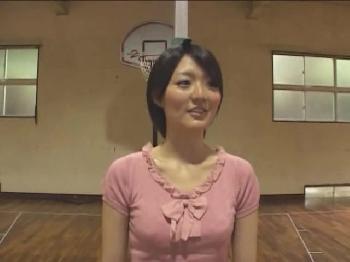 プロのテクでアヘ顔晒しちゃう素人娘！ぶっかけ3Pマッサージのアダルト動画