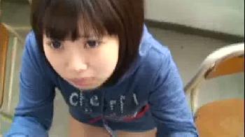 3人の美少女に甘い誘惑をしかけてレイプしちゃう鬼畜男！乱交のアダルト動画