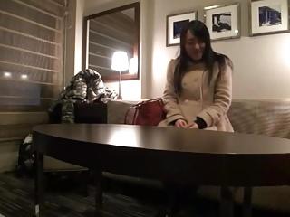 撮影が始まるとノリノリで責めてくる痴女とのハメ撮りSEX！！素人美少女お姉さんのアダルト動画