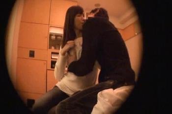 気持ち良すぎておしっこが止まらず放尿しちゃう淫乱美女！美少女痴女絵色千佳のアダルト動画