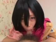 アニメコスをしながらギンギンチンポをしゃぶり尽くして顔射！美少女コスプレハメ撮りのアダルト動画
