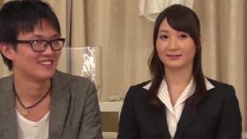 美人OLが2人の童貞を一気に筆おろし！3P巨乳お姉さん中出しフェラ手コキのアダルト動画