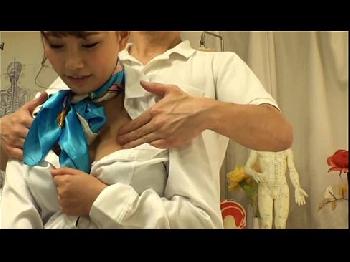 美女CAがマッサージ→ハメであっけなく連続アクメ！素人OLパンストのアダルト動画