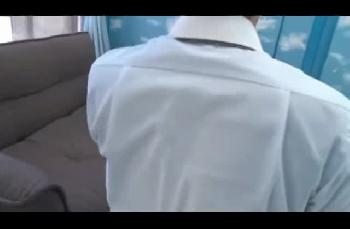 清楚で真面目そうなお姉さんに童貞君の筆おろしをお願いしたら本性が出てしまう！素人OLのアダルト動画