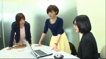 巨乳OLさんが社内で覆面男から次々とハメられながら仕事をこなす！お姉さん中出しのアダルト動画