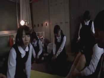 清楚な女子校生を教師の立場を利用して最後は中出し種付けファック！！のアダルト動画