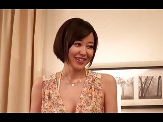 ごっくん初挑戦の精子大好き美女が連続フェラで頑張る宣言！お姉さん手コキ篠田ゆうのアダルト動...