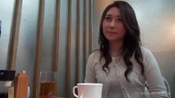 清楚な美人妻がAVに出演→旦那に黙ってプロチンポに恋慕！素人お姉さん顔射ナンパのアダルト動画