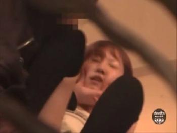 女子校生が人気のない道でレイプされ泣き叫ぶ！素人中出しイラマチオ盗撮のアダルト動画