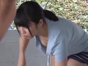 胸チラをして隣人を誘惑する巨乳若妻と不倫！人妻顔射のアダルト動画