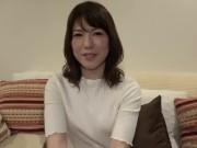 素人妻がナンパ師に口説かれて自宅訪問→更に誘導されて結局SEXしちゃう件！熟女の無料AV動画