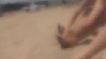 ビーチにいたカップルを謝礼で釣ってあの部屋でマッサージしてからハメちゃった件！巨乳素人水着...