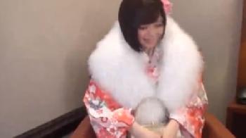 念願の成人式に参加した美少女が振り袖姿のままハメられて体もオトナに！巨乳素人コスプレナンパの無料AV動画