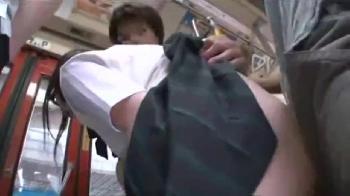 バスに乗った眼鏡JKが痴漢される→抵抗するも虚しく容赦なくハメられる！女子校生レイプメガネ...