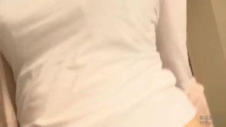 性に飢えた巨乳妻が修理業者の男を無理矢理誘惑して見事にチンポゲット！人妻パイパンのアダルト動画