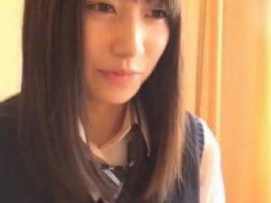 スマホで個人撮影した美少女限定！精子総抜きコンスピ！フェラ痴女素人ハメ撮り手コキ女子校生のアダルト動画