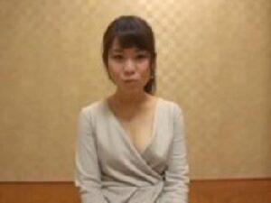 素人妻と悶絶ファック！巨乳のアダルト動画