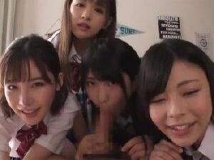 チンポがきになるお年頃の思春期JK達に囲まれて不可避の射精！美少女痴女女子校生乱交のアダルト動画