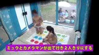 あの部屋で素人男女を2人きりにしてセクロスし始めるのを観察するエロエロ企画！お姉さん水着のアダルト動画