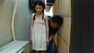 極悪男から徹底的に性調教されて感度抜群なカラダにされた美形少女！美少女素人パイパンのアダル...