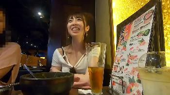 若者で賑わう都会で見つけた美形お姉さんに猛アタックして挿入撮りまで持っていくエロエロ企画！素人フェラハメ撮りナンパのアダルト動画