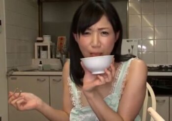 女大家さんは…ごっくん大好きな変態お姉さん！痴女人妻フェラ乱交星川麻紀のアダルト動画