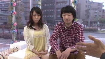 お金によって友人関係から肉体関係に発展してしかも膣内で直接射精される素人娘！中出し美少女ハメ撮りのエロ動画