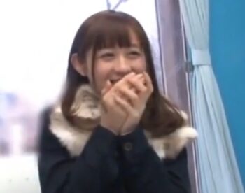 笑顔が可愛い保育士さんが童貞くんを優しく筆おろし！巨乳素人美少女のアダルト動画