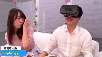 夫婦をナンパして夫にVRを楽しんでもらっている間に巨乳人妻を寝取る！素人のアダルト動画
