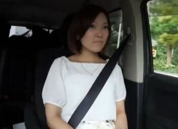 AVデビュー作から酸欠状態のハードSEXさせられた素人お姉さんのアダルト動画